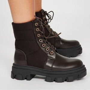 NWT Heeled Lace Up Combat Boots - Cappuccino Brown - Size 5.5